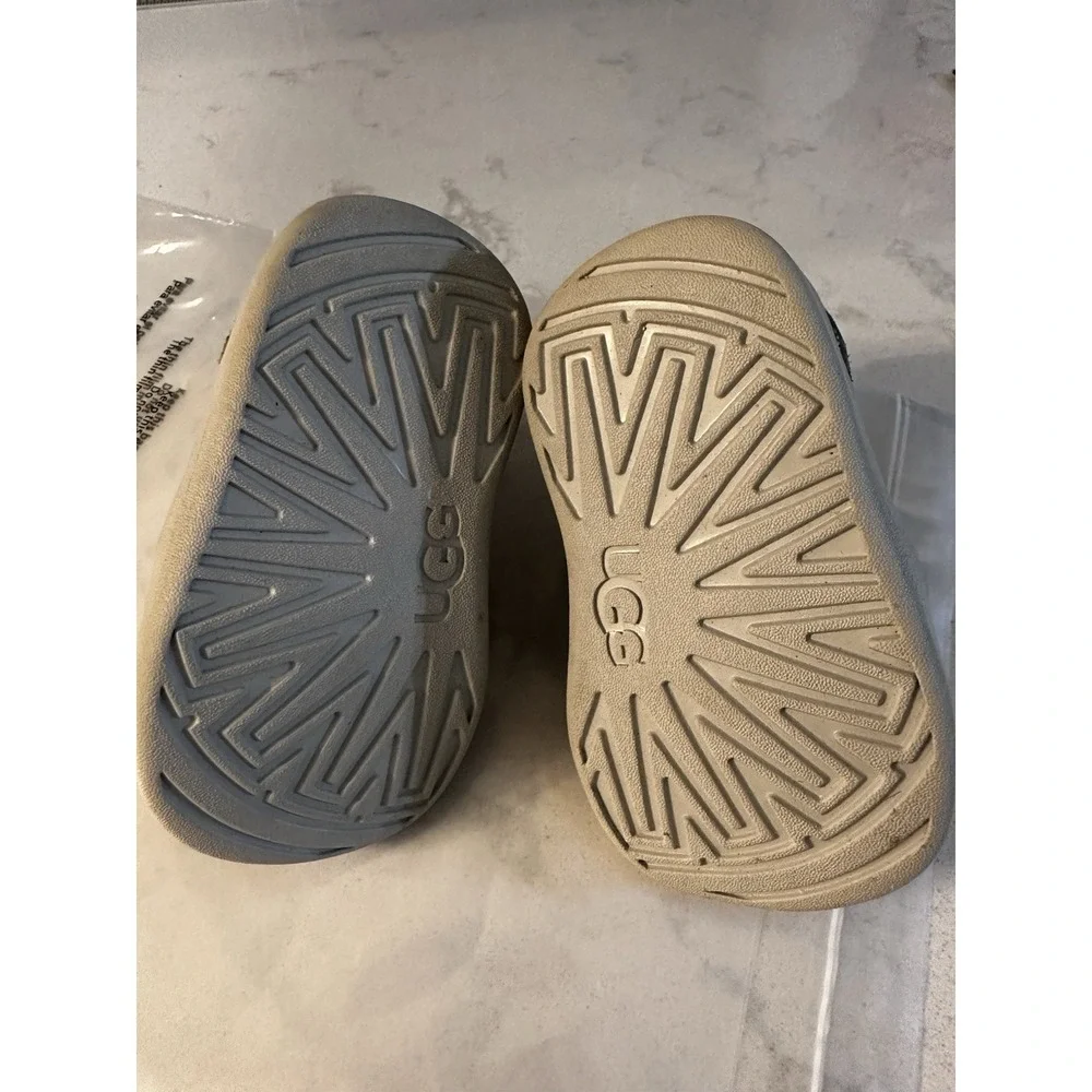 UGG Baby‎ Kristjan Suede Chukka Boots Charcoal Side Zippers Size 02/03 (6-12 M)